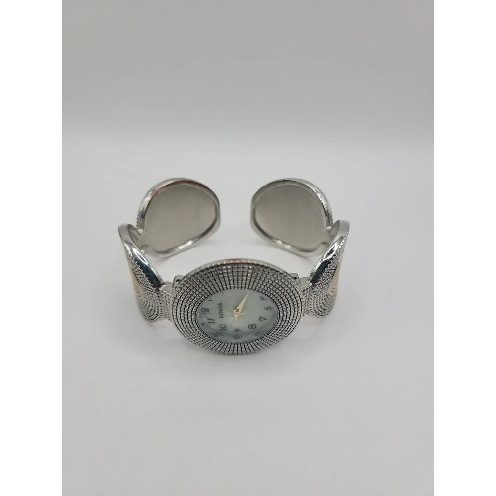 Geneva Silver Tone Cuff‎ Bangle Quartz Watch White Dial Textured Hinged Bracelet